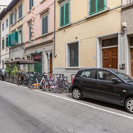Giardino Della Fortezza & San Lorenzo Flat * Флоренция